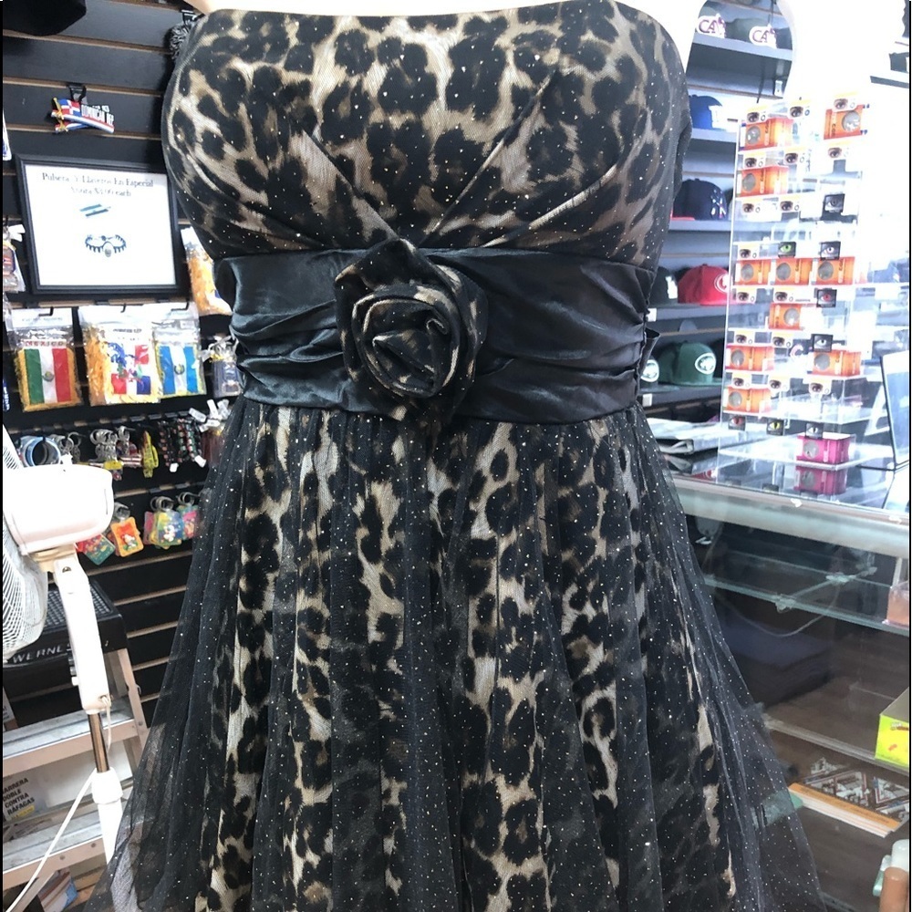 Speechless juniors womenโs cheetah cocktail dress
